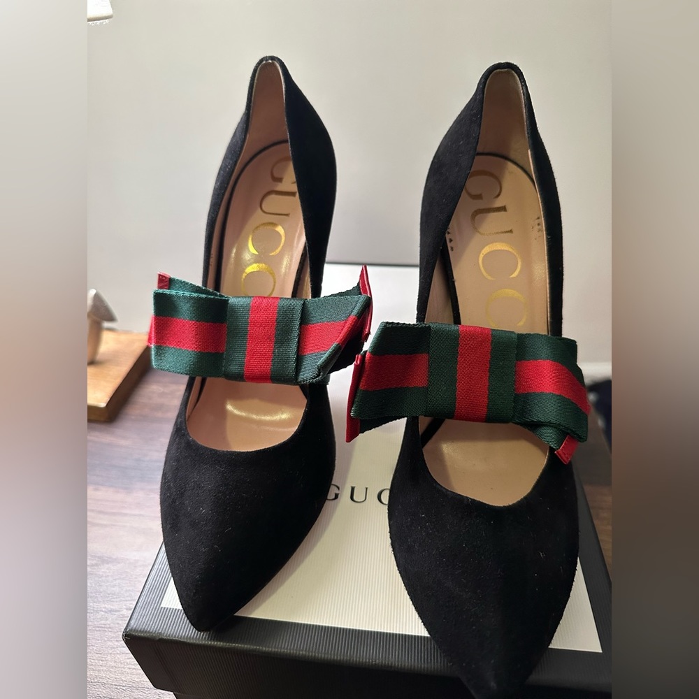 Gucci Black Pumps